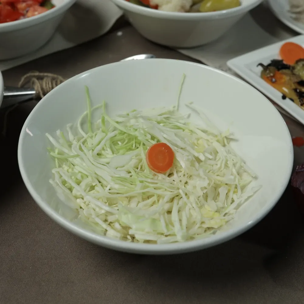 Salată de varză (cu mărar)